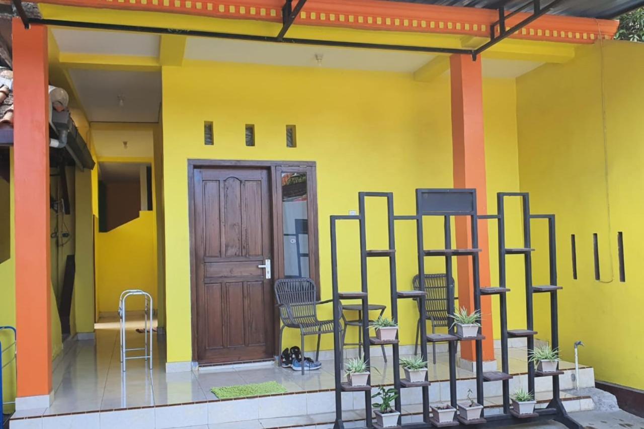 Apartmán New Puri Amalia Banyuwangi  Exteriér fotografie